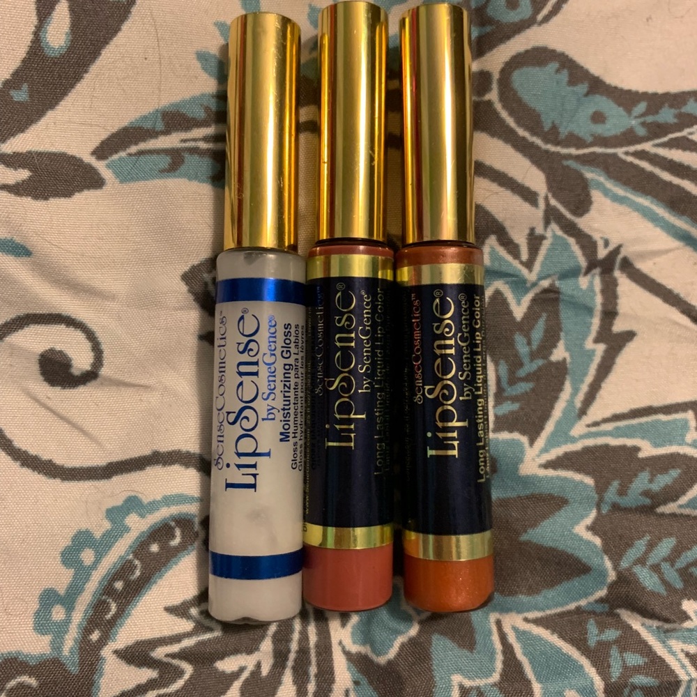 Lipsence kit 2 colors and one top coat